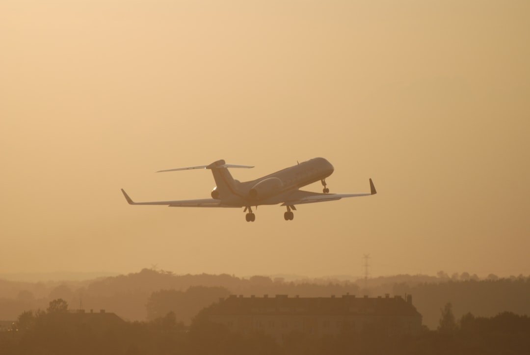 Privatjet beim Start Richtung Côte d'Azur – Strecke München–Nizza