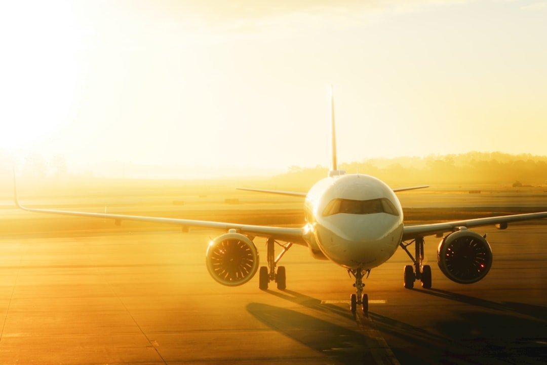 Privatjet bei Sonnenaufgang auf dem Rollfeld – beliebte Modelle im europäischen Charter-Netzwerk
