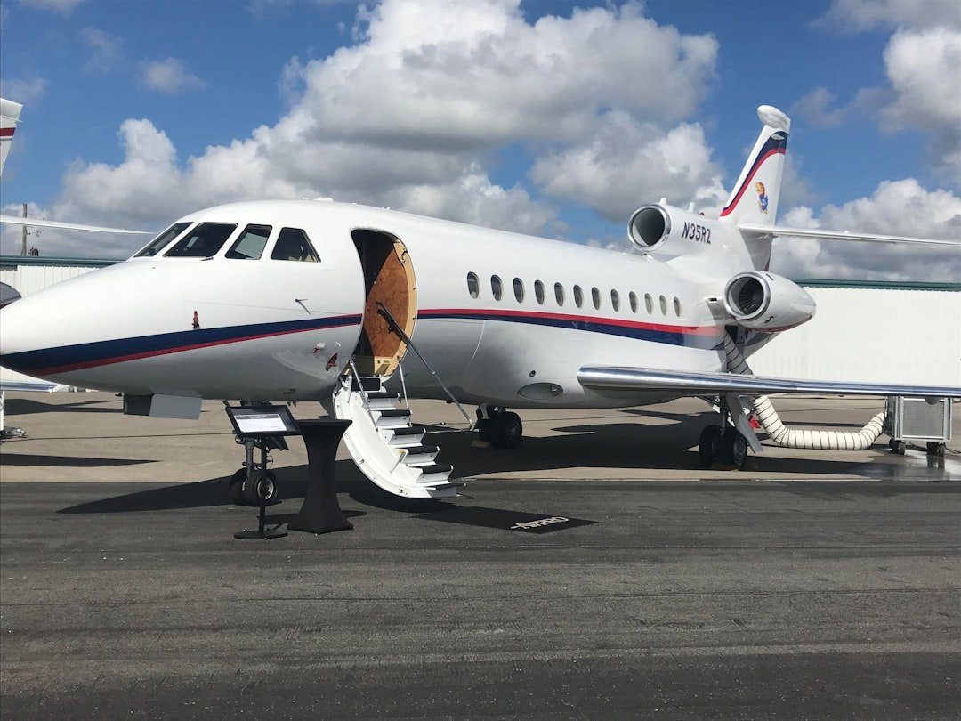 Super Midsize Jet mit Stehhöhe in der Kabine — Kategorie für 8 bis 10 Passagiere